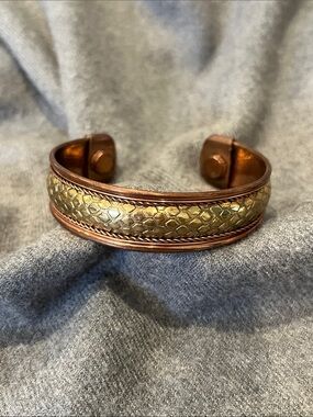 Copper Bracelet w/Brass Pebbled Pattern Inlay